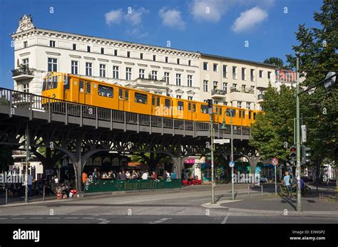 Elevated train on Oberbaumbruecke, Schlesisiches Tor, Berlin, Germany ...