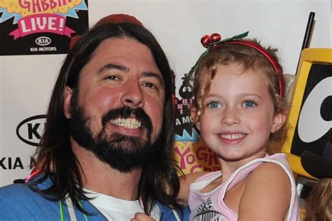 Dave Grohl Kids Now : Dave Grohl And His Daughters Are Low Key The Most Cute And Talented ...