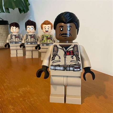 LEGO Ghostbusters Minifigures get upscaled in incredible build ...