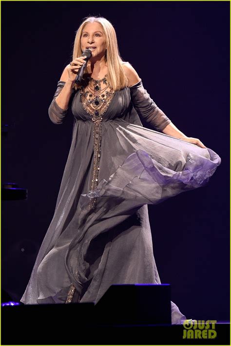 Photo: barbra streisand tour brooklyn 03 | Photo 3735159 | Just Jared