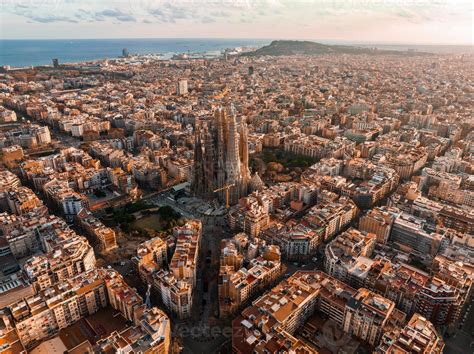 Aerial view of Barcelona City Skyline and Sagrada Familia Cathedral at sunset. 19876777 Stock ...