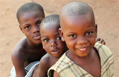 Kids in Lomé, Togo | People around the world, People of the world ...