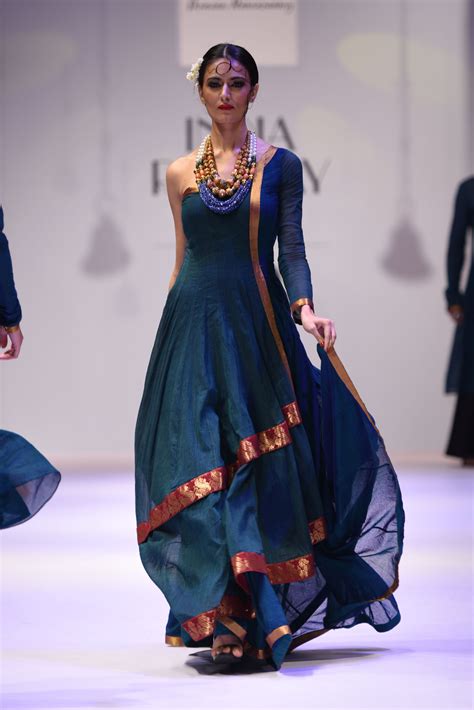 Shravan Kumar India Runway Week Grand Finale 2015 | Fashion, Indian gowns dresses, Dress indian ...