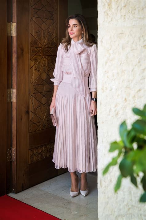 Queen Rania of Jordan Already Has the Must-Have Skirt You’ll Be Wearing Next Spring | Vogue