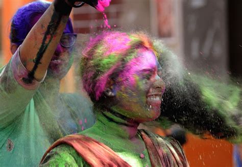 :North 24 Parganas:Revellers celebrate Holi