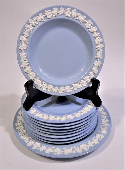 Collection of 10 Wedgwood Plates sold at auction on 28th July | Bidsquare