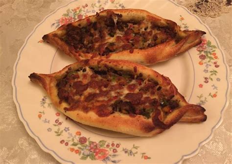 Turkish Pide Recipe by Reeba Jerry - Cookpad