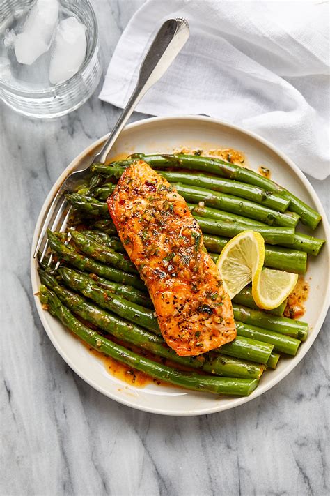 Garlic Butter Salmon Recipe with Lemon Asparagus – Healthy salmon recipe — Eatwell101