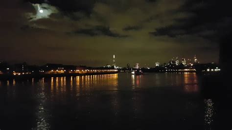 River Thames at night(1) - YouTube