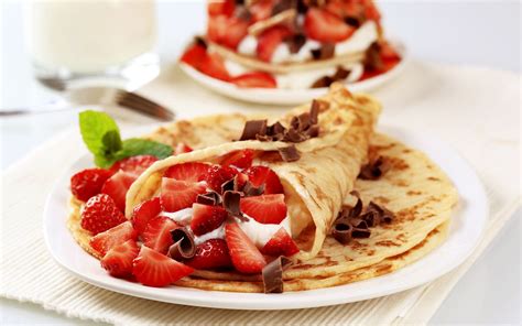 Crêpes, fraises, chantilly : Fond d'écran nourriture - Food