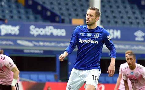 Sigurdsson On The Spot To Keep Everton In Race For Europe - Everton 2 ...