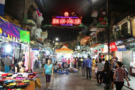 Hanoi Night Market ~ Sharing Vietnam Travel Experiences | SVietnam Tourism