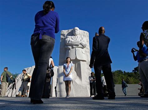 Martin Luther King Jr. memorial - Photo 1 - Pictures - CBS News