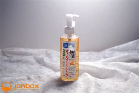 Hada Labo oil cleanser review 2024 by Janbox