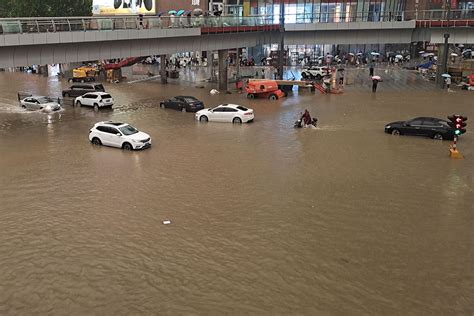 Horror on 'Line 5' as Chinese subway floods | Inquirer News