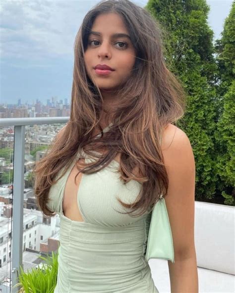 This Photos of Shahrukh Khan Daughter Suhana Are Going Viral On Internet