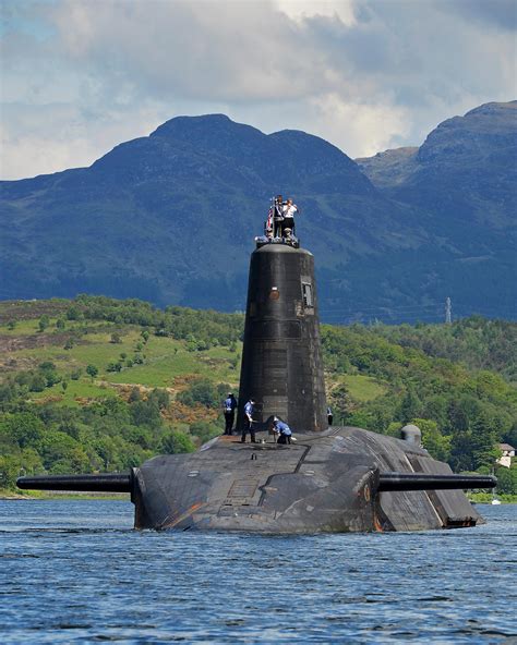 HMS Victorious (S29) departs HMNB Clyde in June 2013 : r/submarines