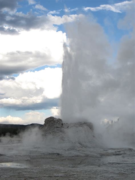 Castle Geyser eruption (6.56 PM on, 11 August 2013) 105 | Flickr