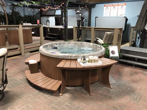 Northstar GS hot tub built by Aspen Spas in St. Louis, Missouri. North Star, Spas, Custom Build ...