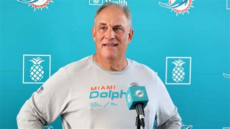 Dolphins' Defensive Coordinator Vic Fangio claims no intel on how to stop Eagles & praises head ...