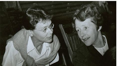 Barbara McClintock Biography - YouTube