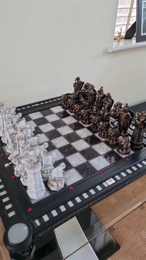 Harry Potter Chess Set [2160x3840] : r/chessporn