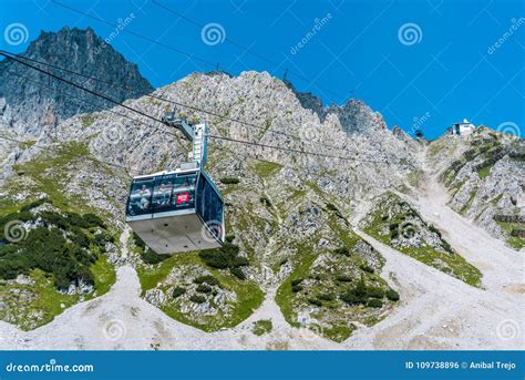 Innsbrucker Nordkette Cable Car in Austria. Editorial Photo - Image of nordketten, hiking: 109738896