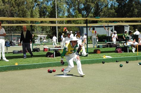 Lawn bowls — Visit Gundagai