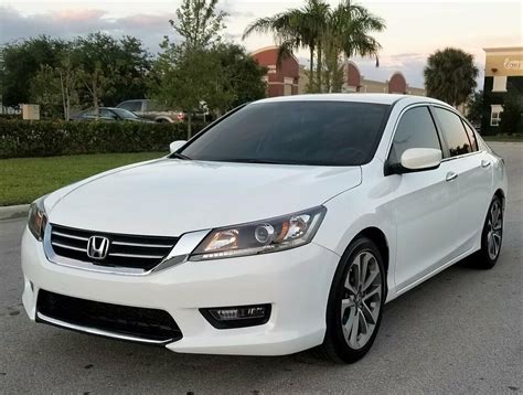 White Honda Civic Sport Touring - Online Sports