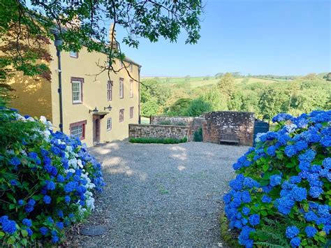 HAILE HALL - Private wing with 4 huge ensuite bedrooms in Historic Country House - UPDATED 2020 ...