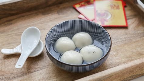 How to Make Black Sesame Tang Yuan | Chinese Glutinous Rice Balls 黑芝麻湯圓 ...