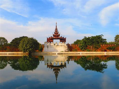 The Mandalay Palace & Hill | Vacation in Myanmar | tmtmtour.com