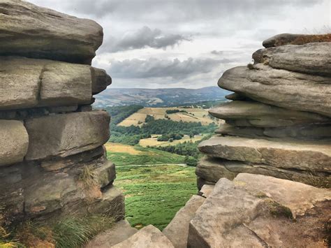 Explore Stanage Edge - LIVE FOR THE HILLS