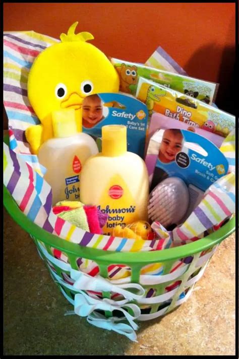 Simple Affordable Baby Gift Baskets To Make (27 creative unique DIY baby shower gifts)