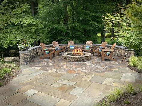 8 Ways to Use Flagstone in Your Landscaping - LawnStarter