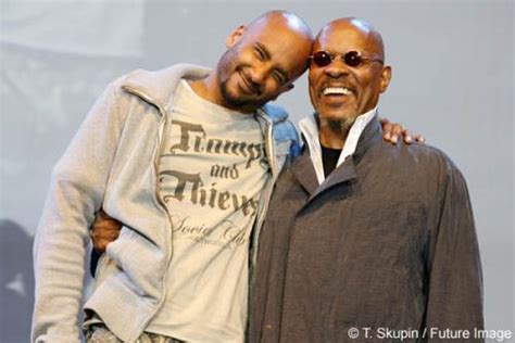 Cirroc Lofton and Avery Brooks - Star Trek Cast Photo (15541707) - Fanpop