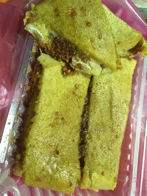 Famous Apam Balik in Saberkas Night Market Miri! MUST TRY! - Miri City ...