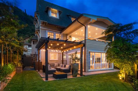 The Latest Outdoor Lighting Trends | Hawaii Home