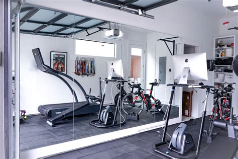 Gym Wall Mirrors in Austin, Tx - Contemporary - Garage - Austin - by GCS Glass & Mirror | Houzz NZ