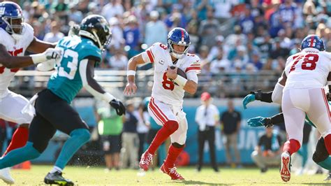 Daniel Jones runs for 24-yard gain | Giants vs. Jaguars Highlights