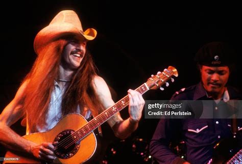 Pat Simmons and Tiran Porter of the Doobie Brothers perform live at ...