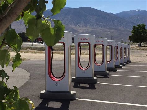 Nevada installs electric car charging stations around the state