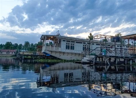 How to choose a houseboat in Srinagar?