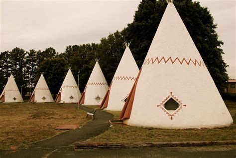 Wigwam Village Postcard - Nettie Jarvis Antiques