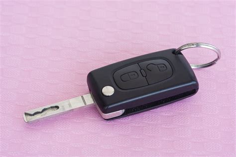 7 Different Types of Car Keys (with Pictures) | House Grail