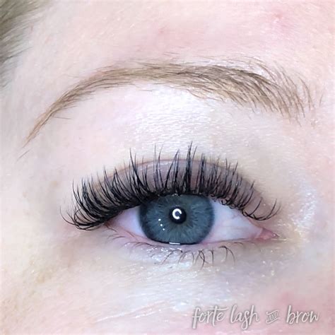 Hybrid Lashes, What are they?