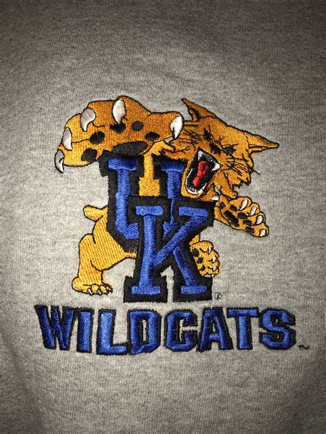 Vintage Kentucky Wildcat Sweatshirt. Kentucky Wildcats. UK Embroidered ...