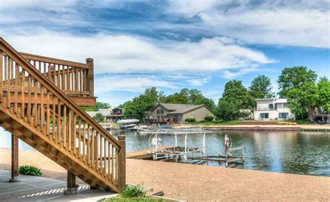 8 Spectacular Homes in the Omaha Area That Make a Splash | Swimming ...