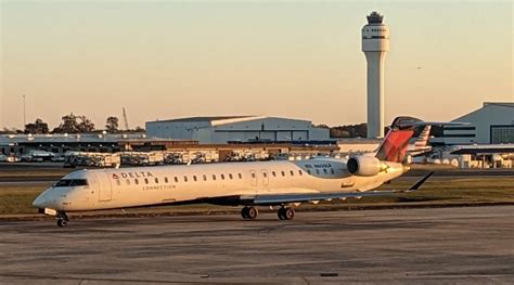 9E CRJ9 CLT | Delta Connection (Endeavor Air) Mitsubishi CRJ… | Flickr