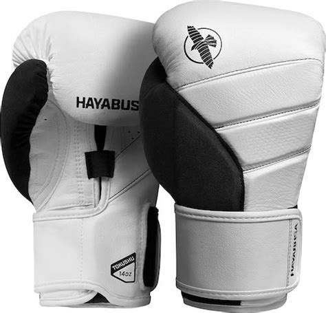 Top 10 Best Muay Thai Gloves (2022 Reviews) - PunchPrime